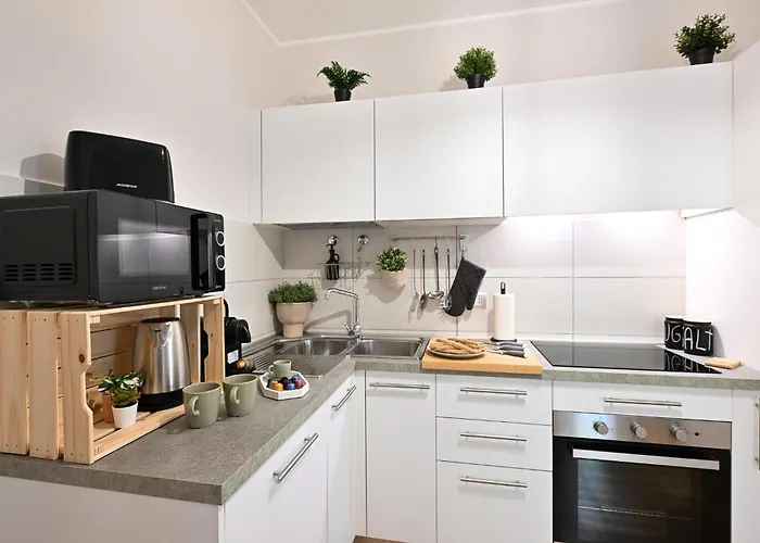 Monti Luxury Patio Apartment *
